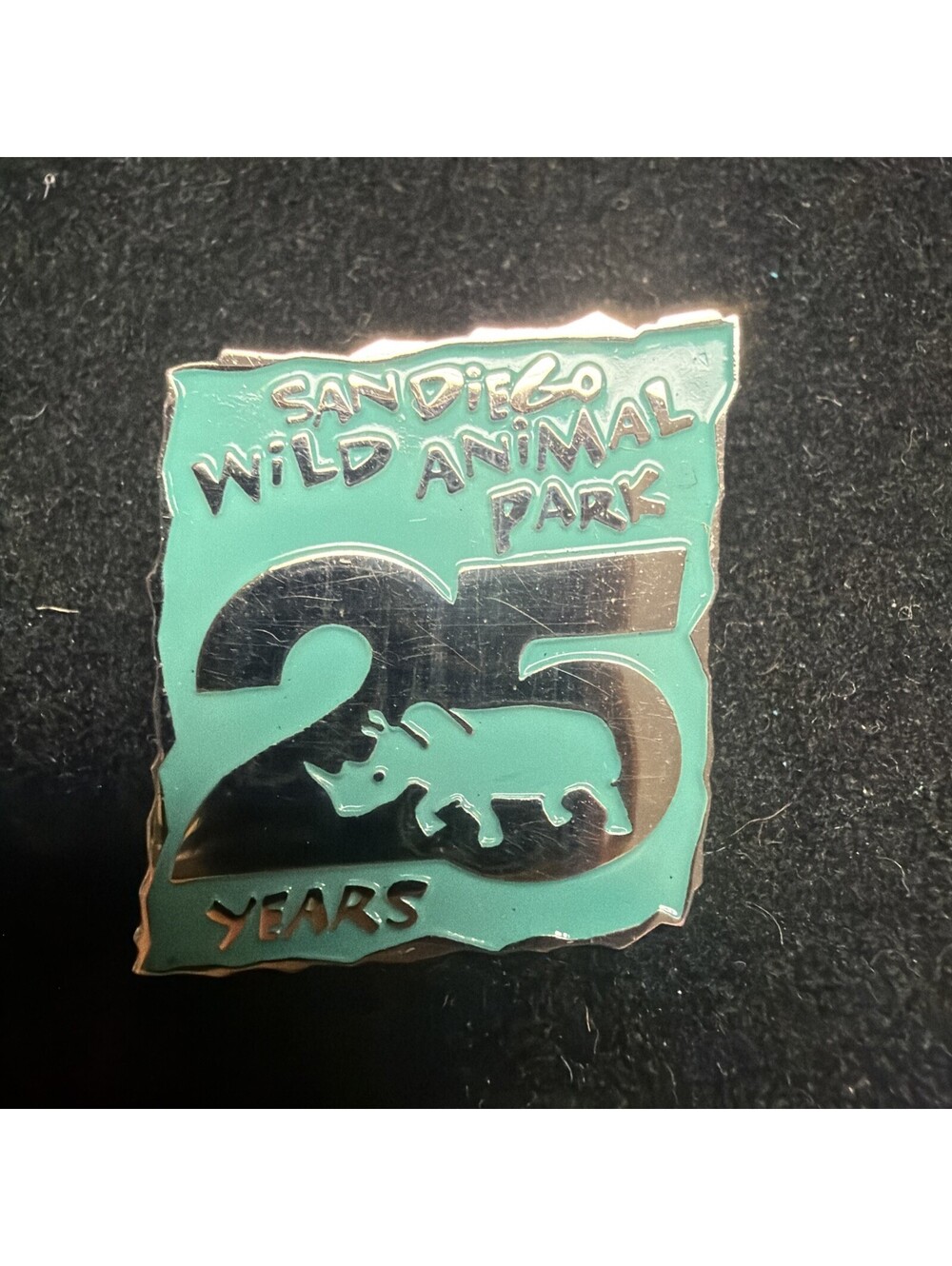 San Diego Wild Animal Park 25 Year Anniversary Souvenir Pin - Rhino From 1997